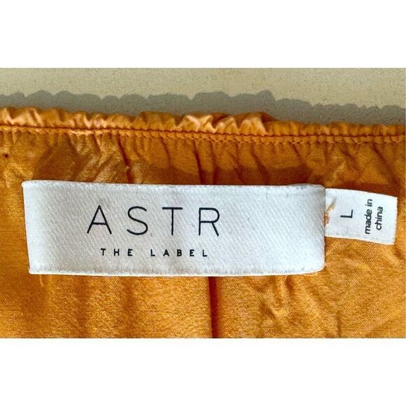 ASTR The Label Aldrin Off the Shoulders Puff Sleeve Smocked Waist Top Women's L - Picture 5 of 10